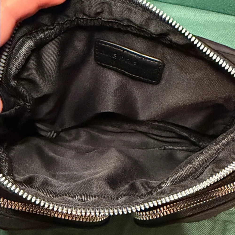 Stylish Black Messenger Bag with Adjustable Strap